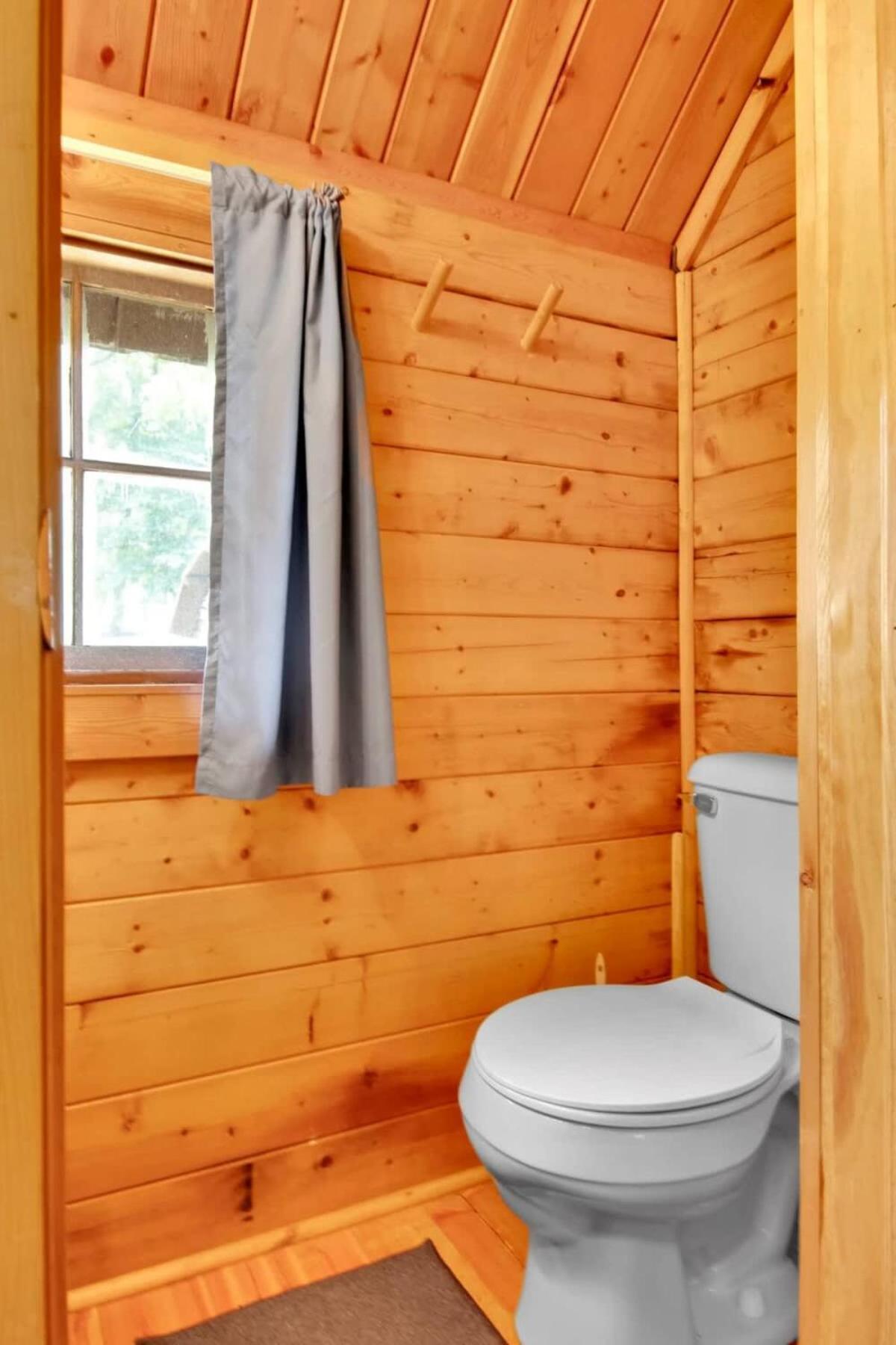 Lovely Rustic Cabin In Bloomington Extérieur photo